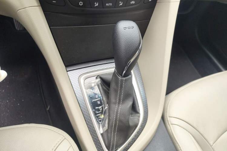 Used Buick GT 2019 15T Dual-Clutch Connected Elite Model China VI Gear Lever