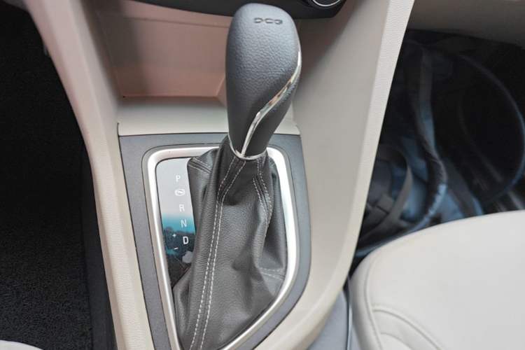 Used Buick GT 2019 15T Dual-Clutch Advanced Version China VI Standard Gear Lever