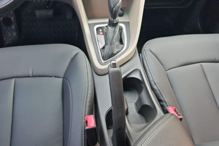 Used Buick GT 2019 15T Dual-Clutch Advanced Version China VI Standard Gear Lever