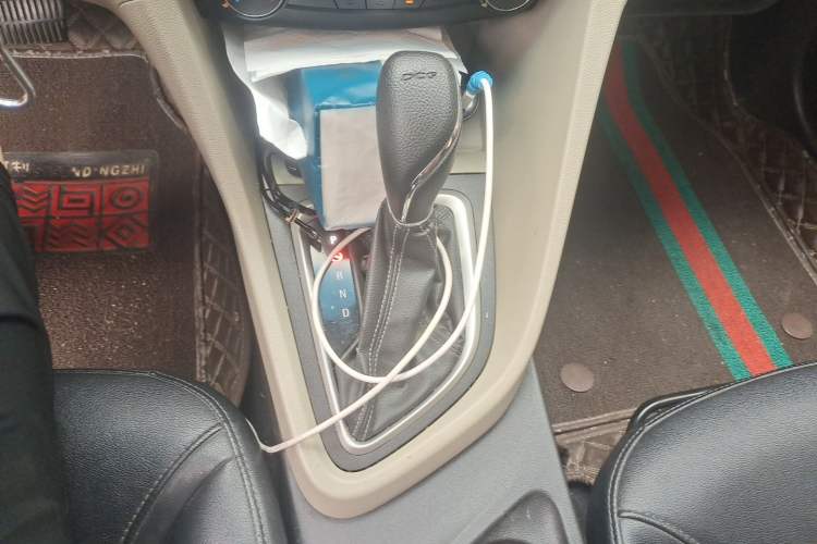 Used Buick GT 2019 15T Dual-Clutch Advanced Version China VI Standard Gear Lever