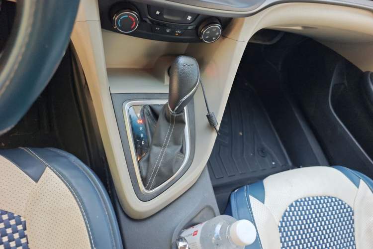 Used Buick GT 2019 15T Dual-Clutch Advanced Version China VI Standard Gear Lever