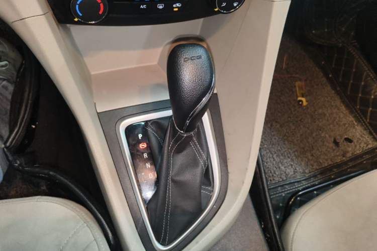Used Buick GT 2019 15T Dual-Clutch Advanced Version China VI Standard Gear Lever