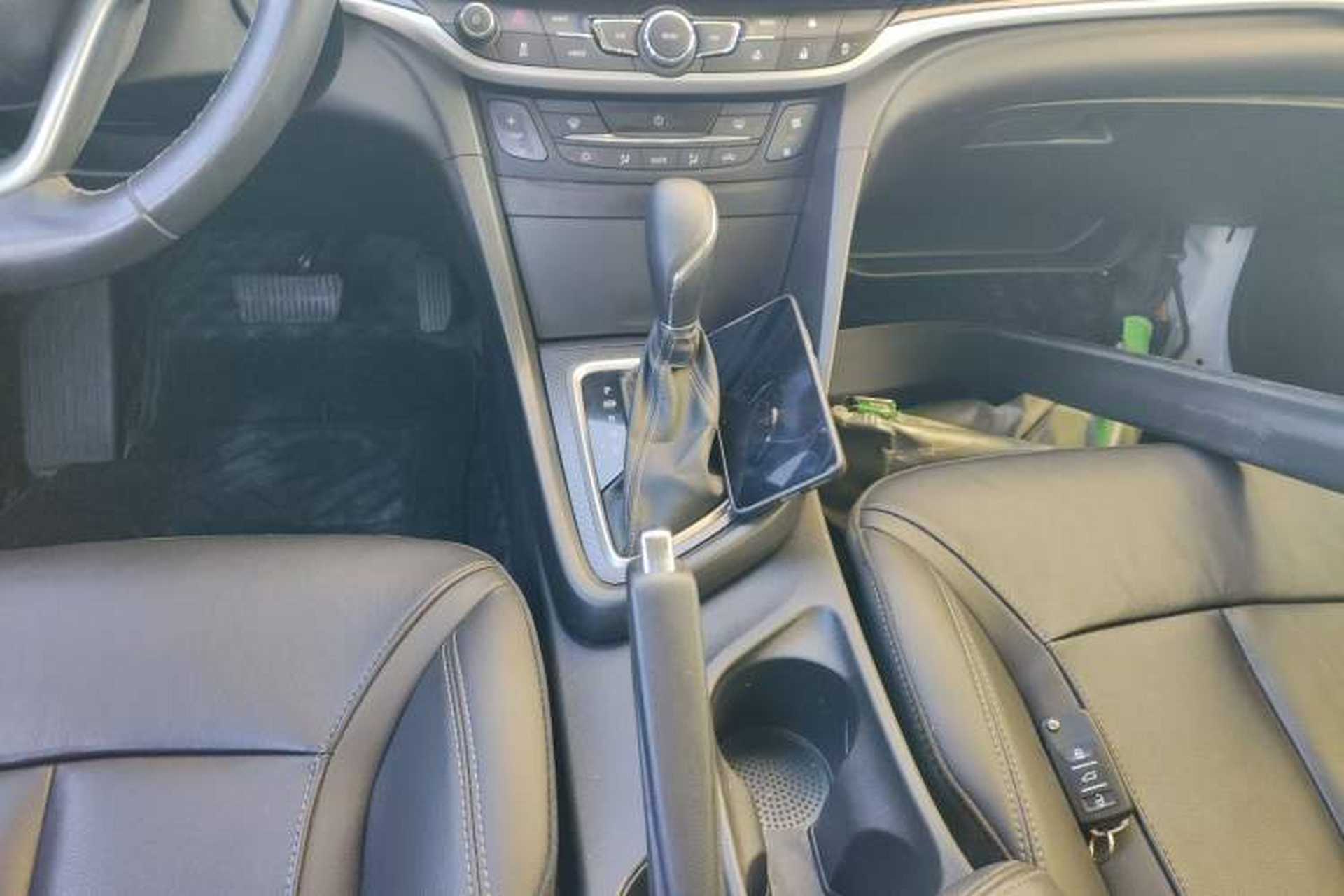 Used Buick GT 2019 18T Automatic Connected Elite Model China VI Standard Gear Lever