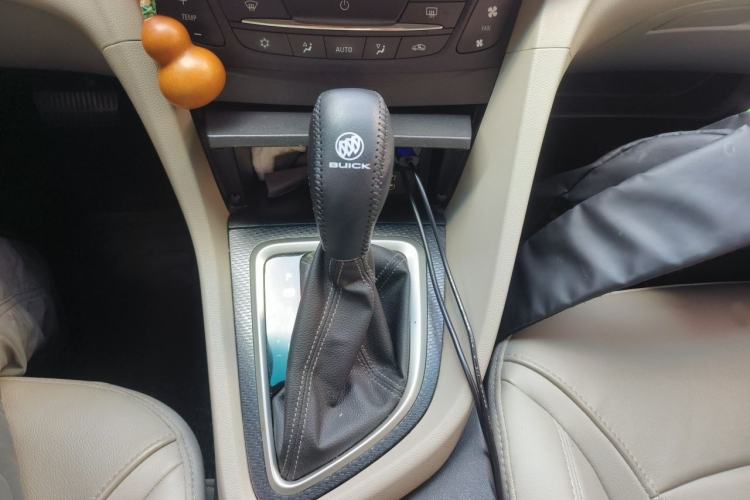 Used Buick GT 2019 15T Dual-Clutch Connected Elite Version China V Standard Gear Lever