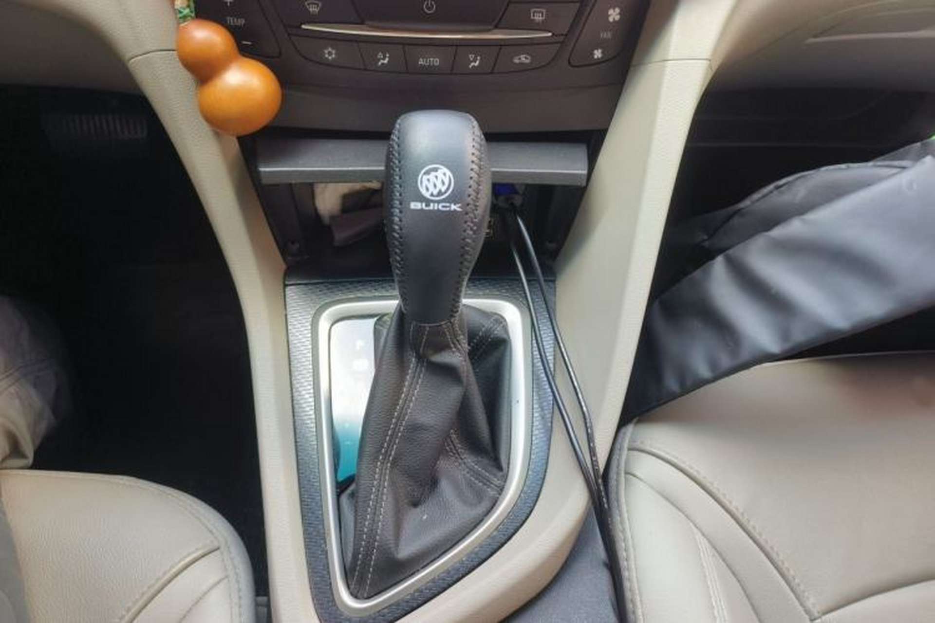 Used Buick GT 2019 15T Dual-Clutch Connected Elite Version China V Standard Gear Lever
