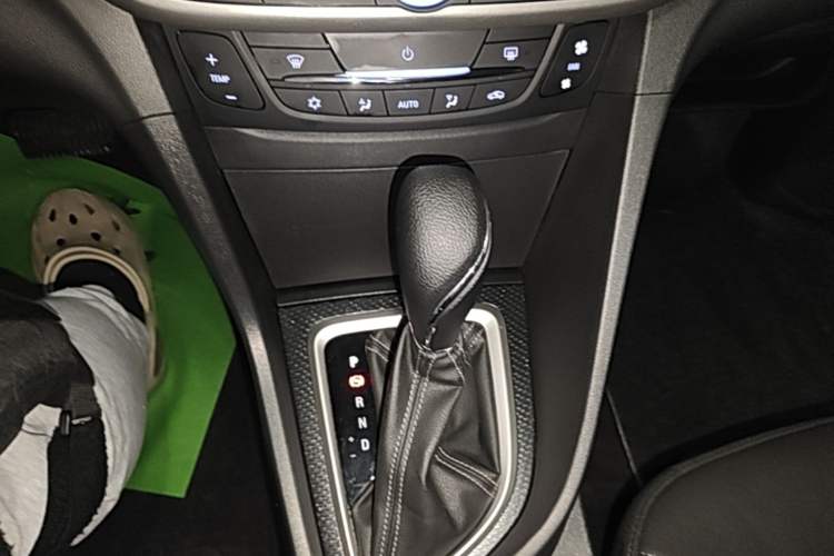 Used Buick GT 2019 18T Automatic Connected Elite Model China VI Standard Gear Lever