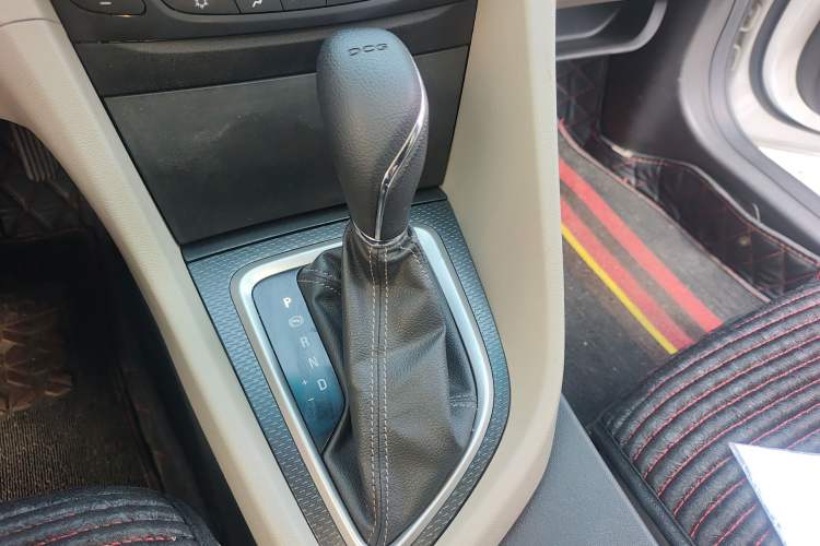 Used Buick GT 2019 15T Dual-Clutch Connected Elite Model China VI Gear Lever