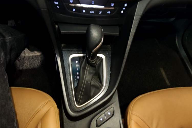Used Buick GT 2019 18T Automatic Connected Flagship Version China VI Standard Gear Lever