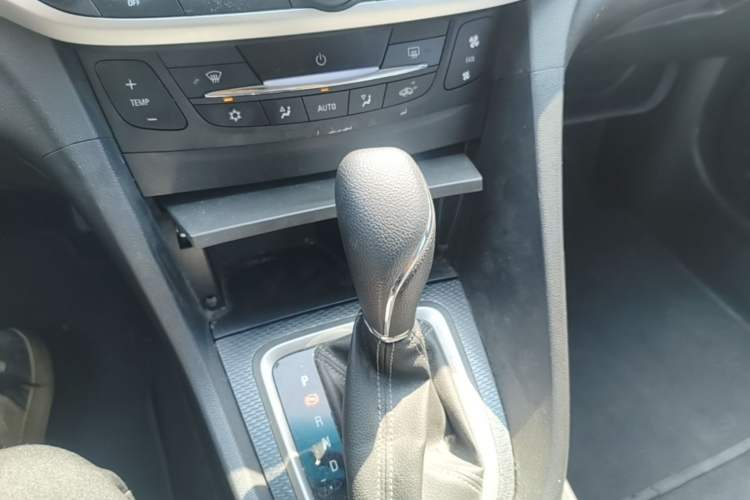 Used Buick GT 2019 18T Automatic Connected Elite Model China VI Standard Gear Lever