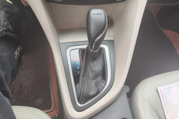 Used Buick GT 2019 15T Dual-Clutch Advanced Version China VI Standard Gear Lever