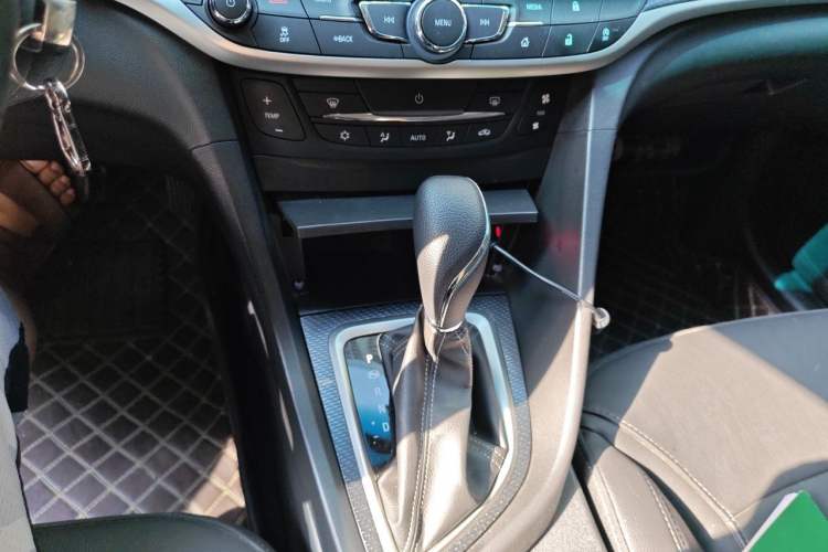 Used Buick GT 2019 18T Automatic Connected Elite Model China VI Standard Gear Lever
