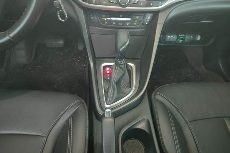 Used Buick GT 2019 18T Automatic Connected Elite Model China V Standard Gear Lever
