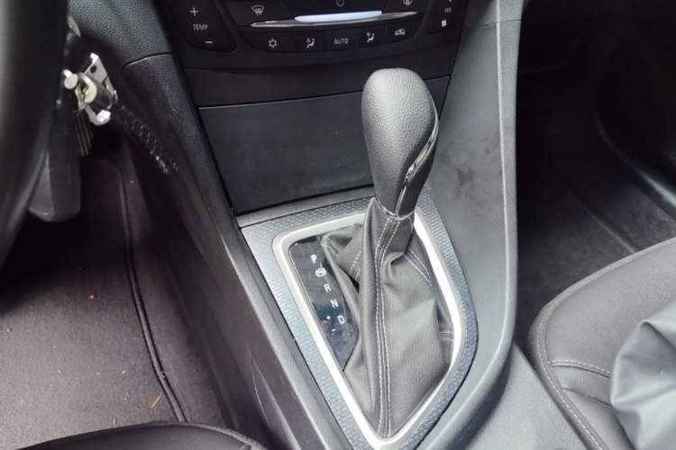 Used Buick GT 2019 18T Automatic Connected Elite Model China VI Standard Gear Lever