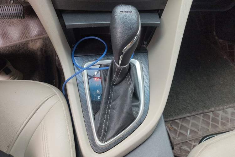 Used Buick GT 2019 15T Dual-Clutch Connected Elite Model China VI Gear Lever