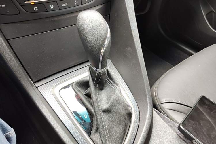 Used Buick GT 2019 18T Automatic Connected Elite Model China VI Standard Gear Lever