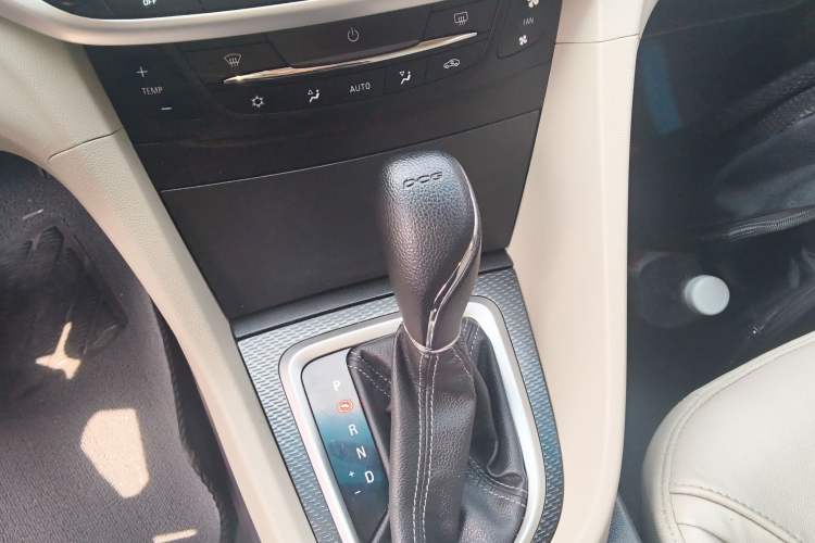 Used Buick GT 2019 15T Dual-Clutch Connected Elite Model China VI Gear Lever