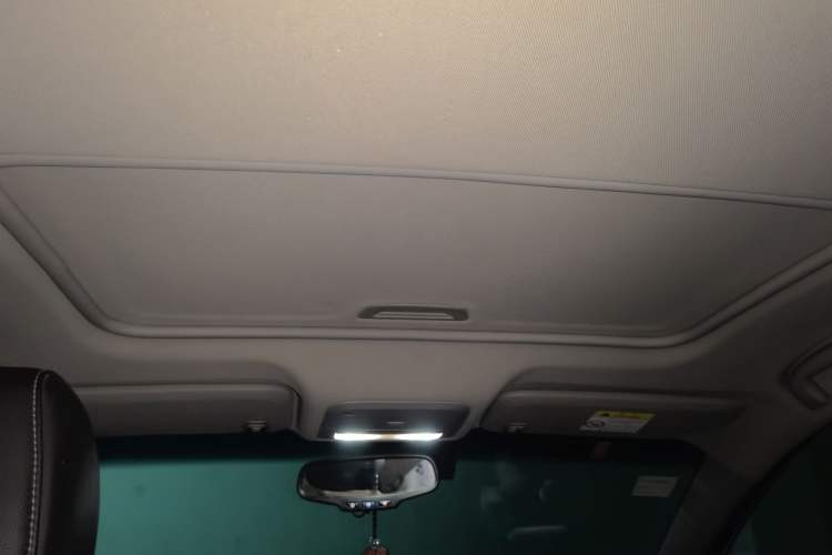 Used Buick GT 2019 18T Automatic Connected Elite Model China VI Standard Headliner