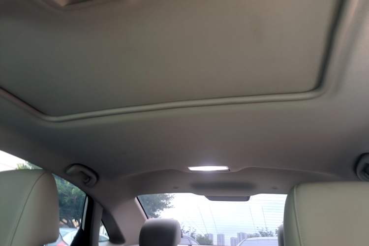 Used Buick GT 2019 15T Dual-Clutch Connected Elite Model China VI Headliner