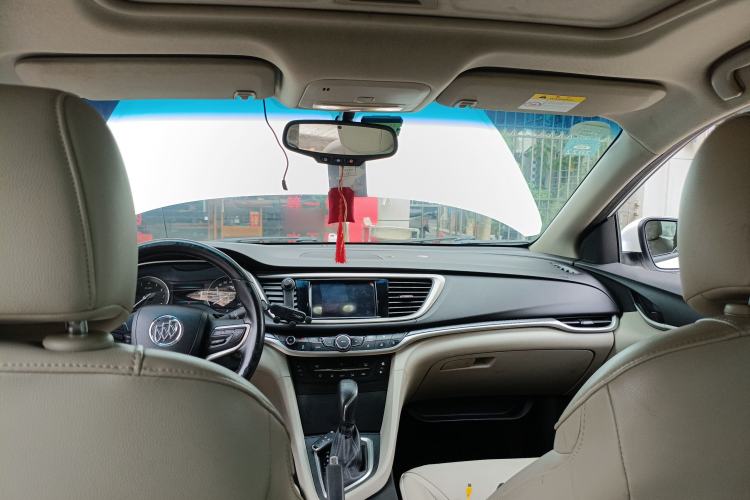 Used Buick GT 2019 15T Dual-Clutch Connected Elite Model China VI Headliner