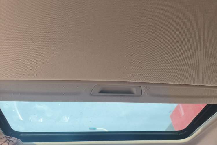 Used Buick GT 2019 15T Dual-Clutch Connected Elite Model China VI Headliner