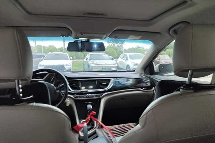 Used Buick GT 2019 15T Dual-Clutch Connected Elite Model China VI Headliner