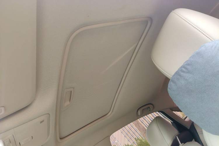 Used Buick GT 2019 15T Dual-Clutch Connected Elite Model China VI Headliner