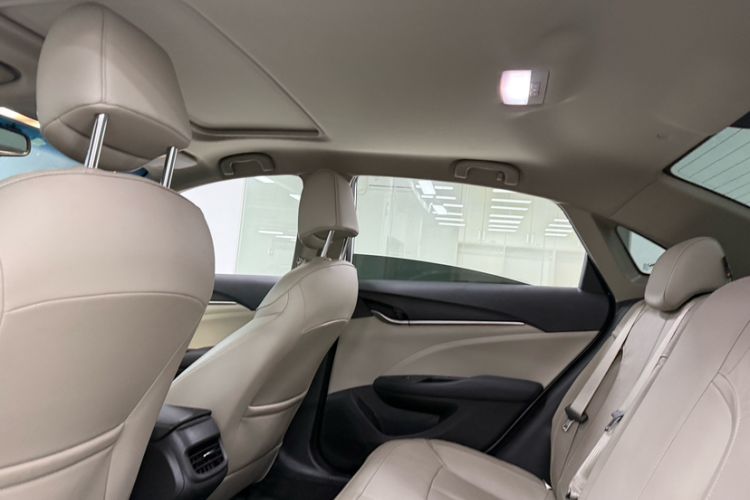 Used Buick GT 2019 15T Dual-Clutch Connected Elite Model China VI Headliner