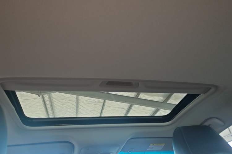 Used Buick GT 2019 18T Automatic Connected Elite Model China VI Standard Headliner