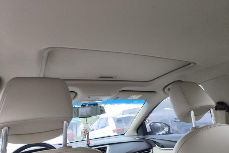 Used Buick GT 2019 15T Dual-Clutch Connected Elite Model China VI Headliner