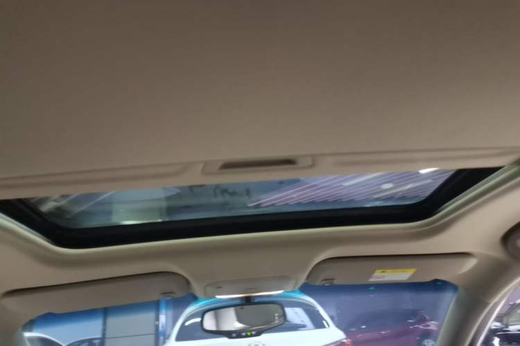 Used Buick GT 2019 15T Dual-Clutch Connected Elite Model China VI Headliner