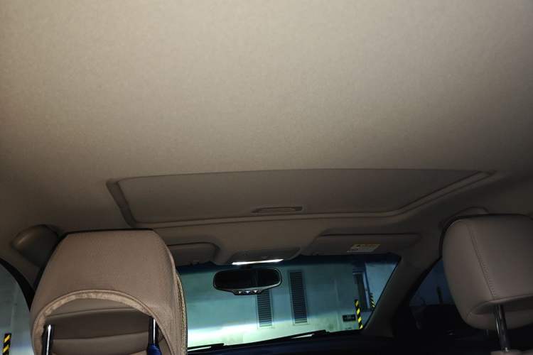 Used Buick GT 2019 15T Dual-Clutch Connected Elite Model China VI Headliner