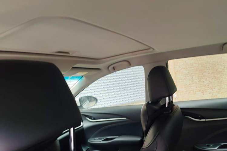 Used Buick GT 2019 18T Automatic Connected Elite Model China VI Standard Headliner