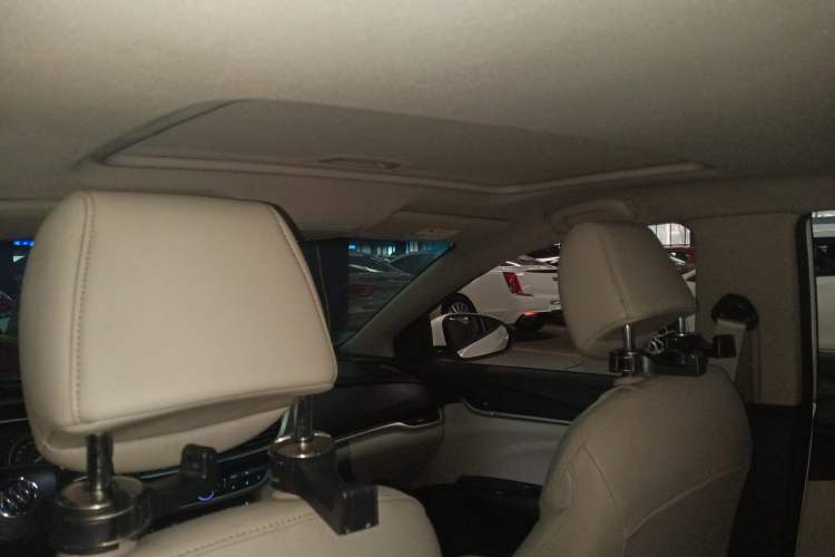 Used Buick GT 2019 15T Dual-Clutch Connected Elite Model China VI Headliner