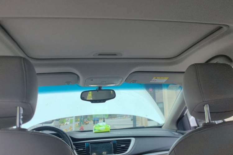 Used Buick GT 2019 15T Dual-Clutch Connected Elite Model China VI Headliner