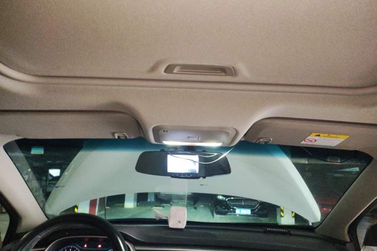 Used Buick GT 2019 15T Dual-Clutch Connected Elite Model China VI Headliner