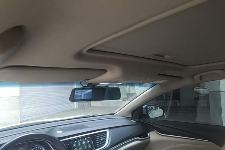 Used Buick GT 2019 15T Dual-Clutch Connected Elite Model China VI Headliner