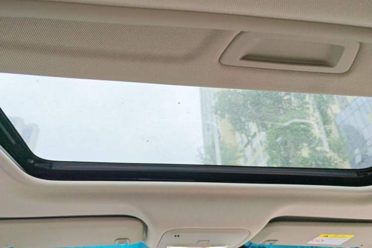 Used Buick GT 2019 15T Dual-Clutch Connected Elite Model China VI Headliner