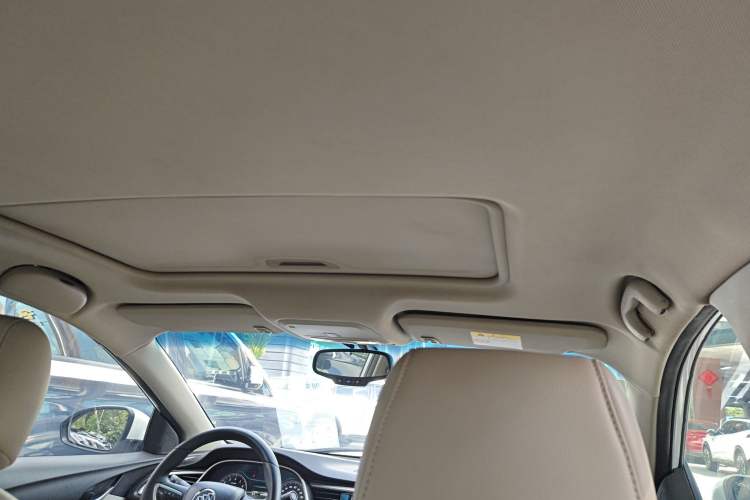 Used Buick GT 2019 15T Dual-Clutch Connected Elite Model China VI Headliner