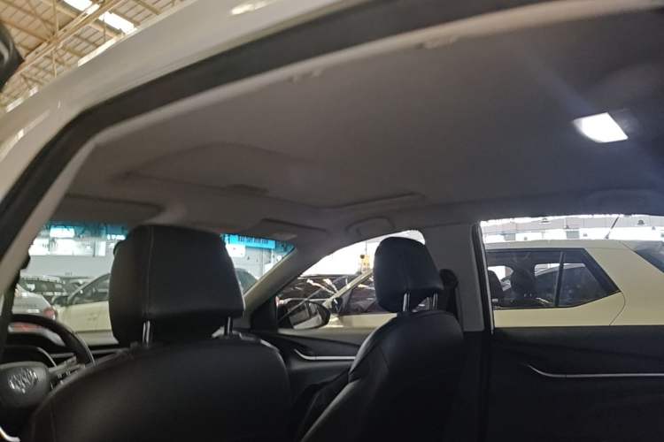 Used Buick GT 2019 18T Automatic Connected Elite Model China VI Standard Headliner