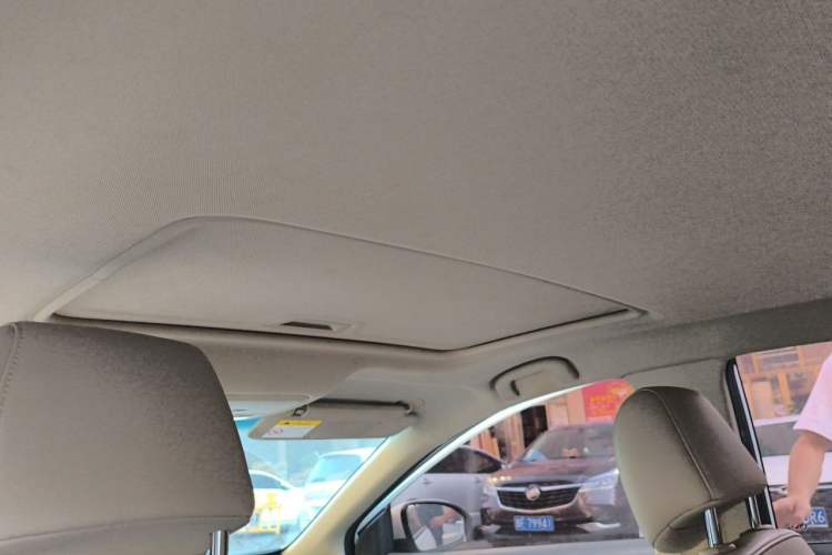 Used Buick GT 2019 15T Dual-Clutch Connected Elite Model China VI Headliner