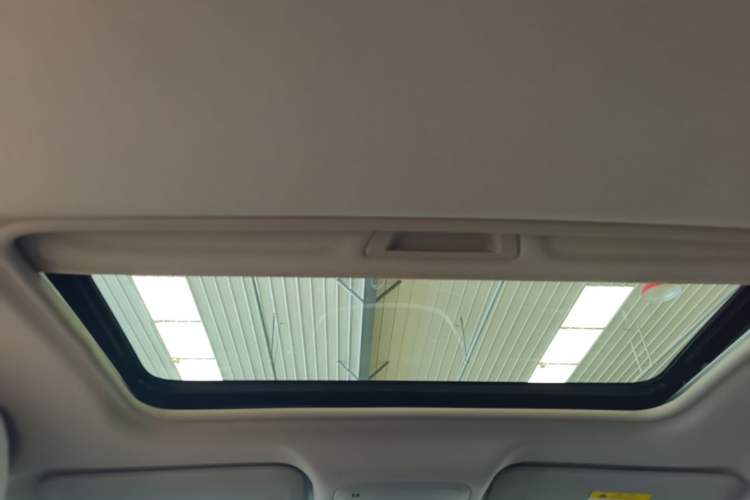 Used Buick GT 2019 15T Dual-Clutch Connected Elite Model China VI Headliner