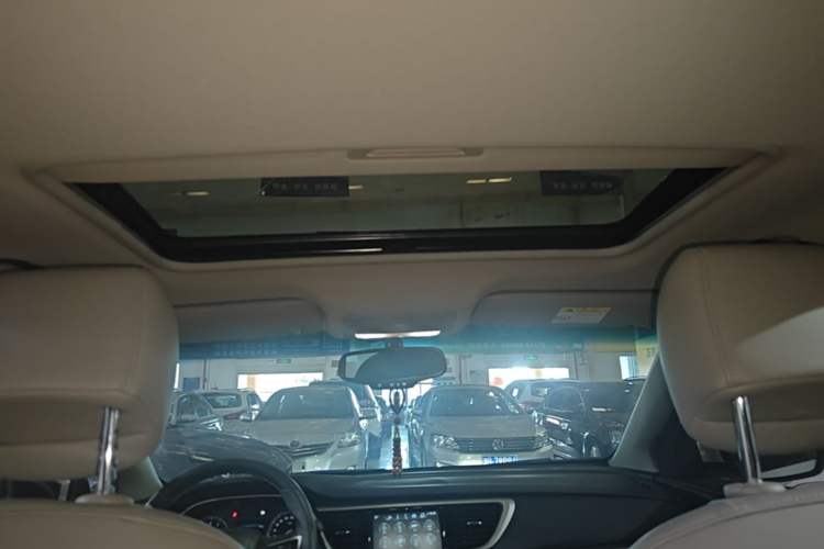 Used Buick GT 2019 15T Dual-Clutch Connected Elite Model China VI Headliner