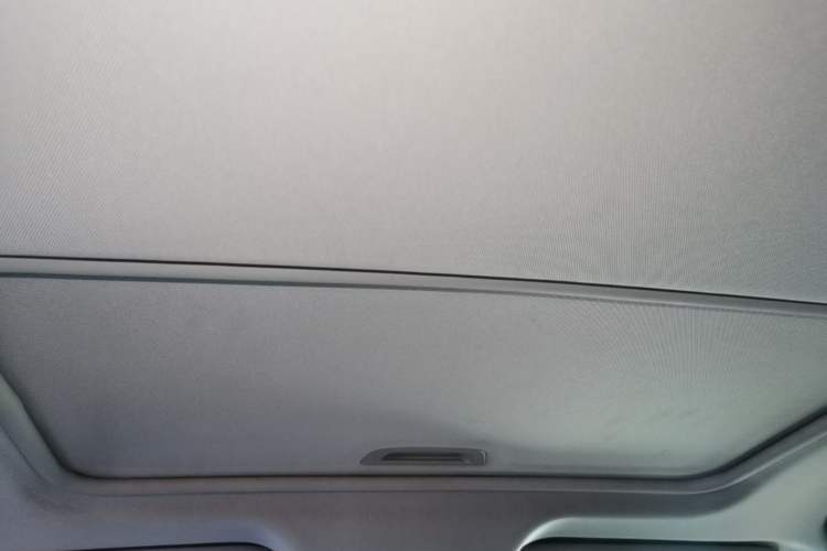 Used Buick GT 2019 18T Automatic Connected Elite Model China VI Standard Headliner