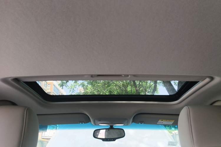 Used Buick GT 2019 15T Dual-Clutch Connected Elite Model China VI Headliner
