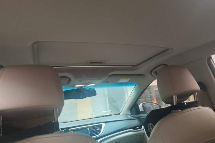 Used Buick GT 2019 15T Dual-Clutch Connected Elite Model China VI Headliner