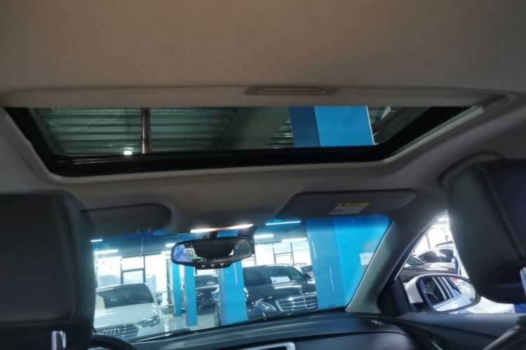 Used Buick GT 2019 18T Automatic Connected Elite Model China VI Standard Headliner