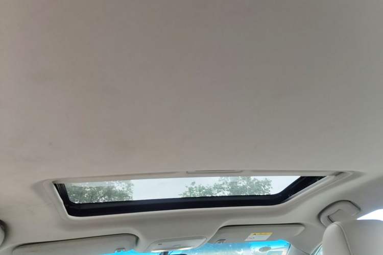Used Buick GT 2019 15T Dual-Clutch Connected Elite Model China VI Headliner