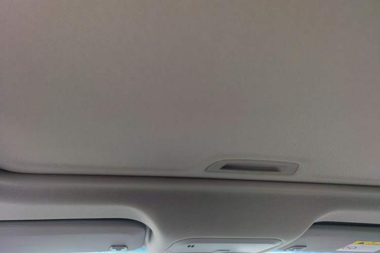 Used Buick GT 2019 15T Dual-Clutch Connected Elite Model China VI Headliner