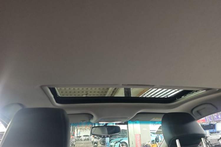 Used Buick GT 2019 18T Automatic Connected Elite Model China VI Standard Headliner