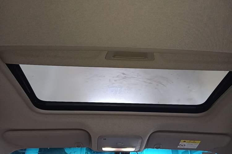 Used Buick GT 2019 15T Dual-Clutch Connected Elite Model China VI Headliner